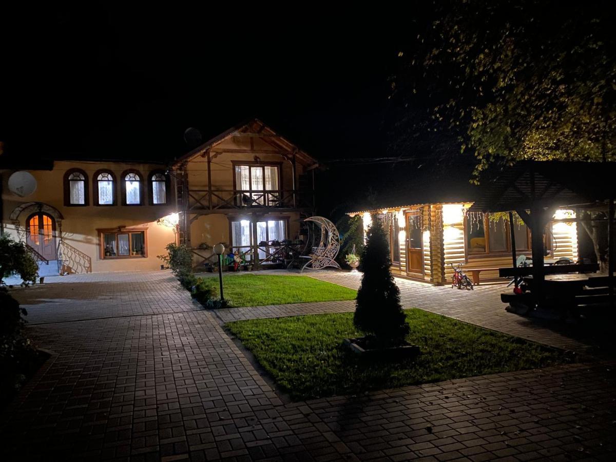 Rodynnyi Zatyshok Guest House Verkhovyna Exterior photo